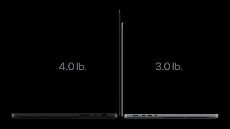 Apple's side view of the two sizes. The larger machine is labeled 4.0 lb. The smaller one is labeled 3.0 lb.